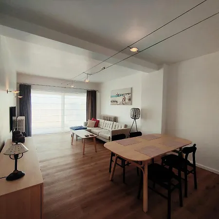 Stijlvol Met Zeezicht Apartamento *